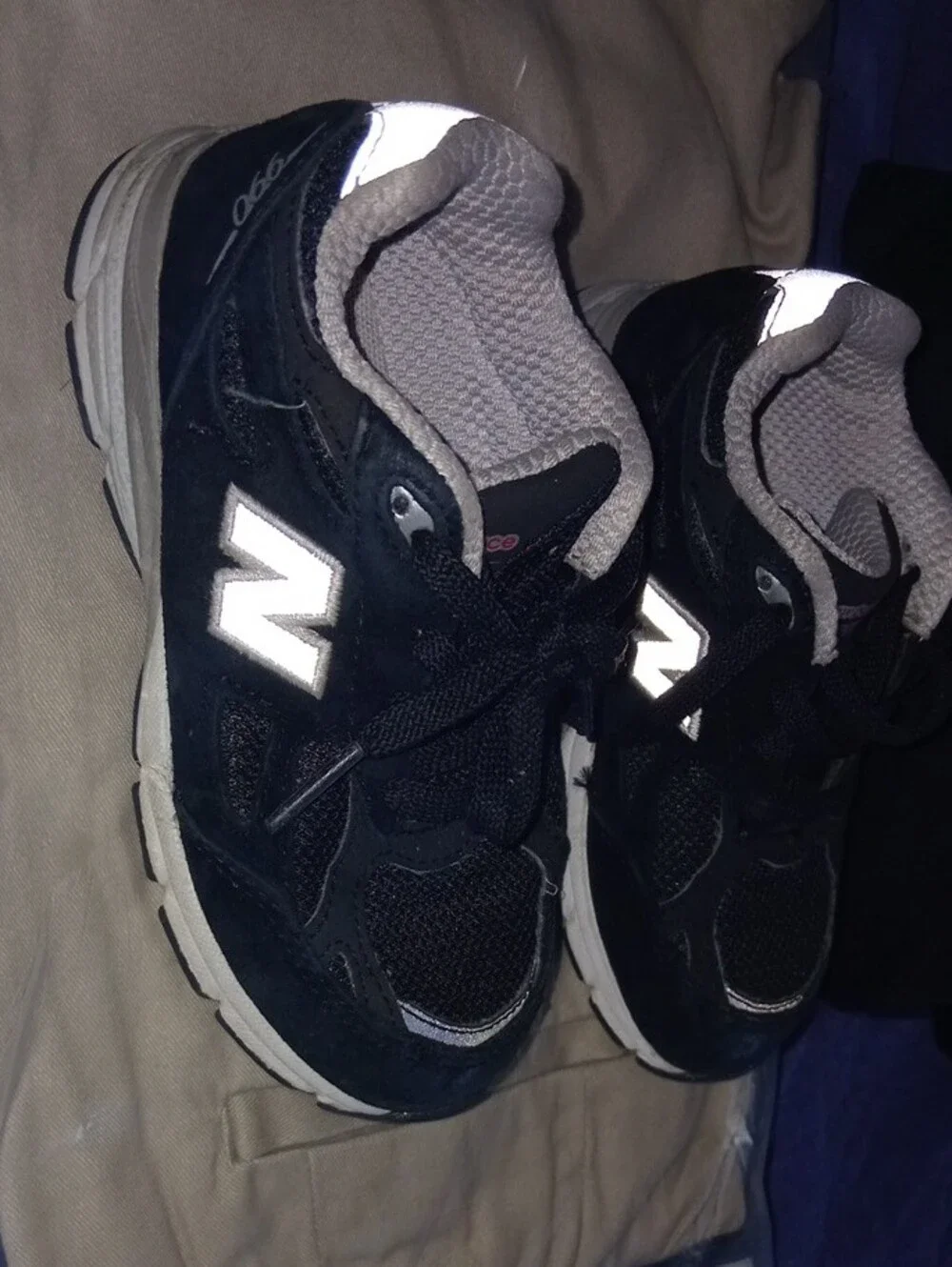 New Balance Kids 990 Sneakers in Black and Gray